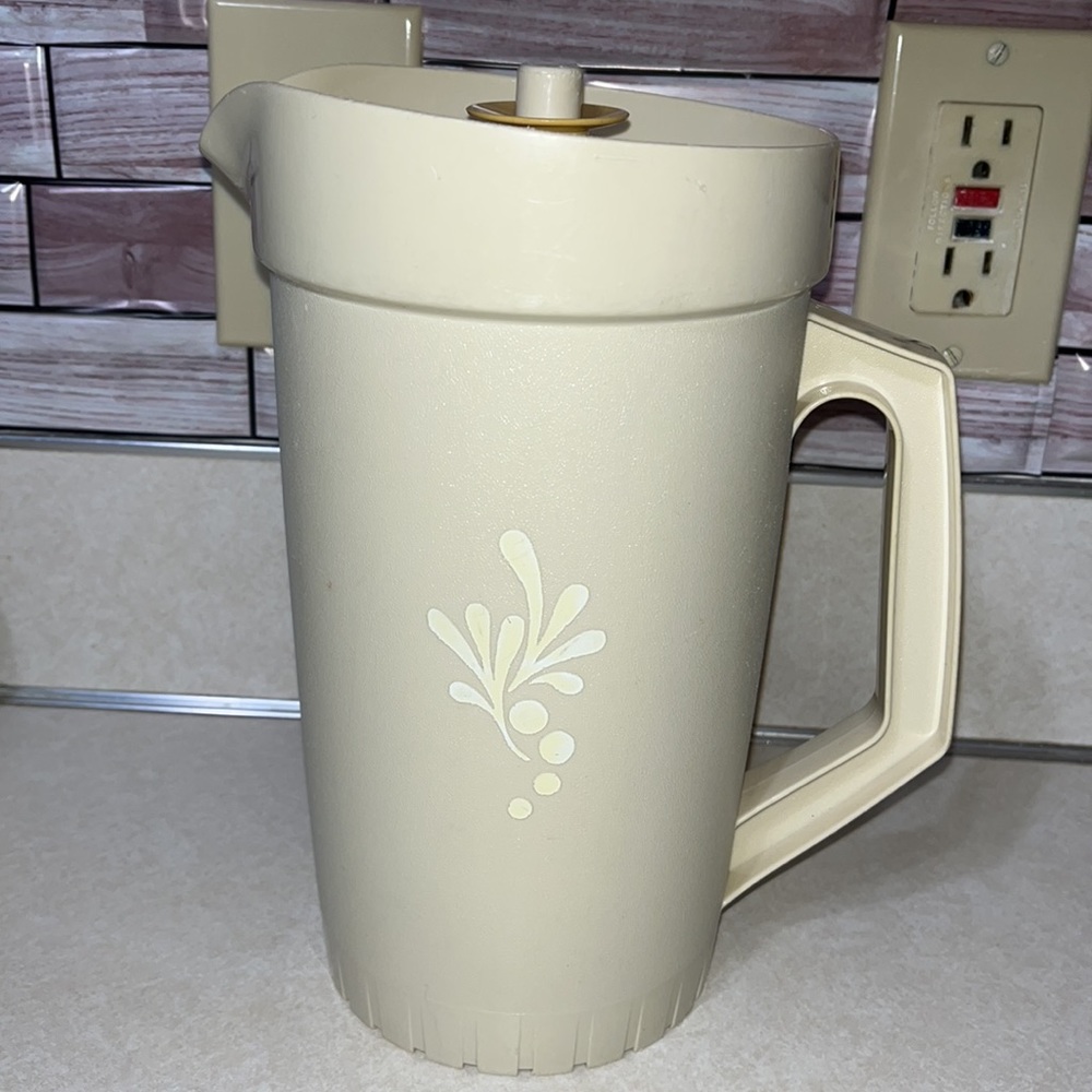 Tipper pitcher - Picture 2 of 5